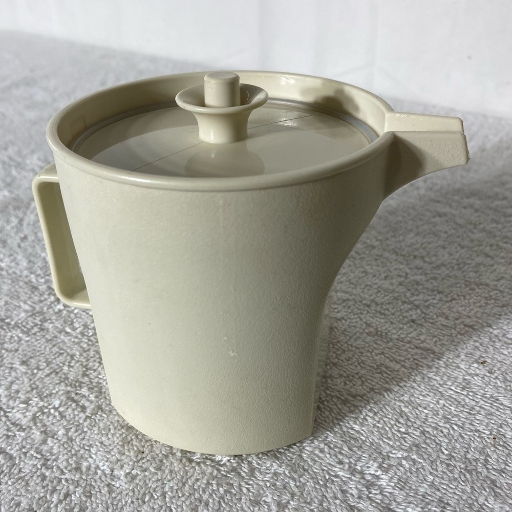 Vintage Tupperware Beige Creamer With Lid